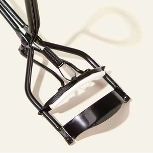 Eyelash Curler With Comfort Grip